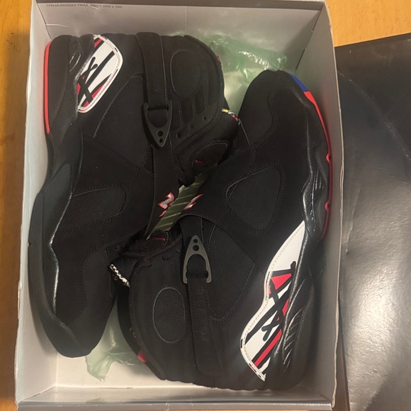 Jordan Black Shoe Box with Red and White Accents - Picture 4 of 7